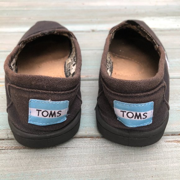 Toms Black Canvas One for One Shoes - Picture 13 of 16